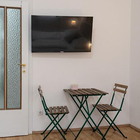 Budget City Stay - Near Wiener Stadthalle Ideal For Longstays Eksteriør bilde