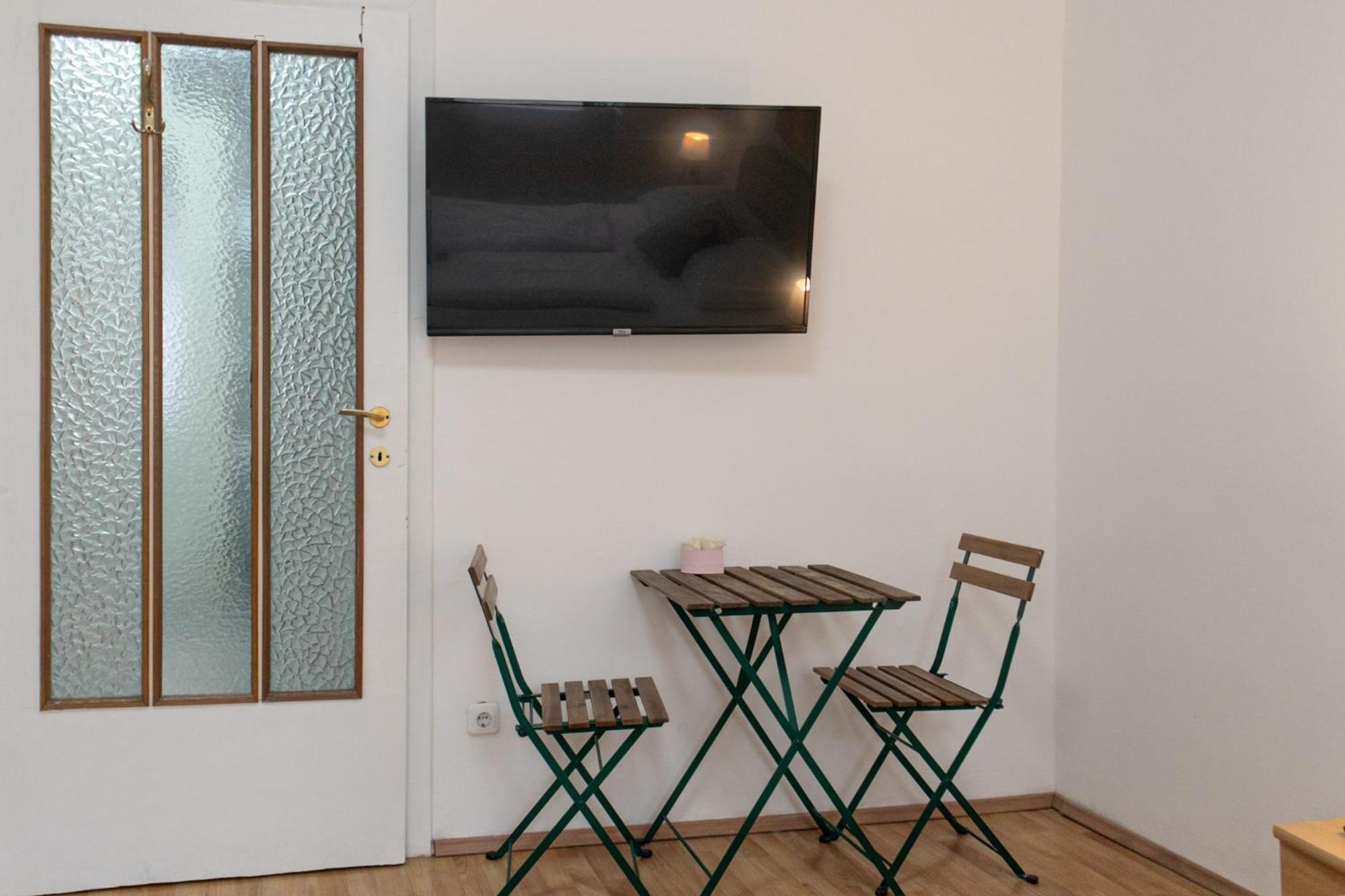 Budget City Stay - Near Wiener Stadthalle Ideal For Longstays Eksteriør bilde