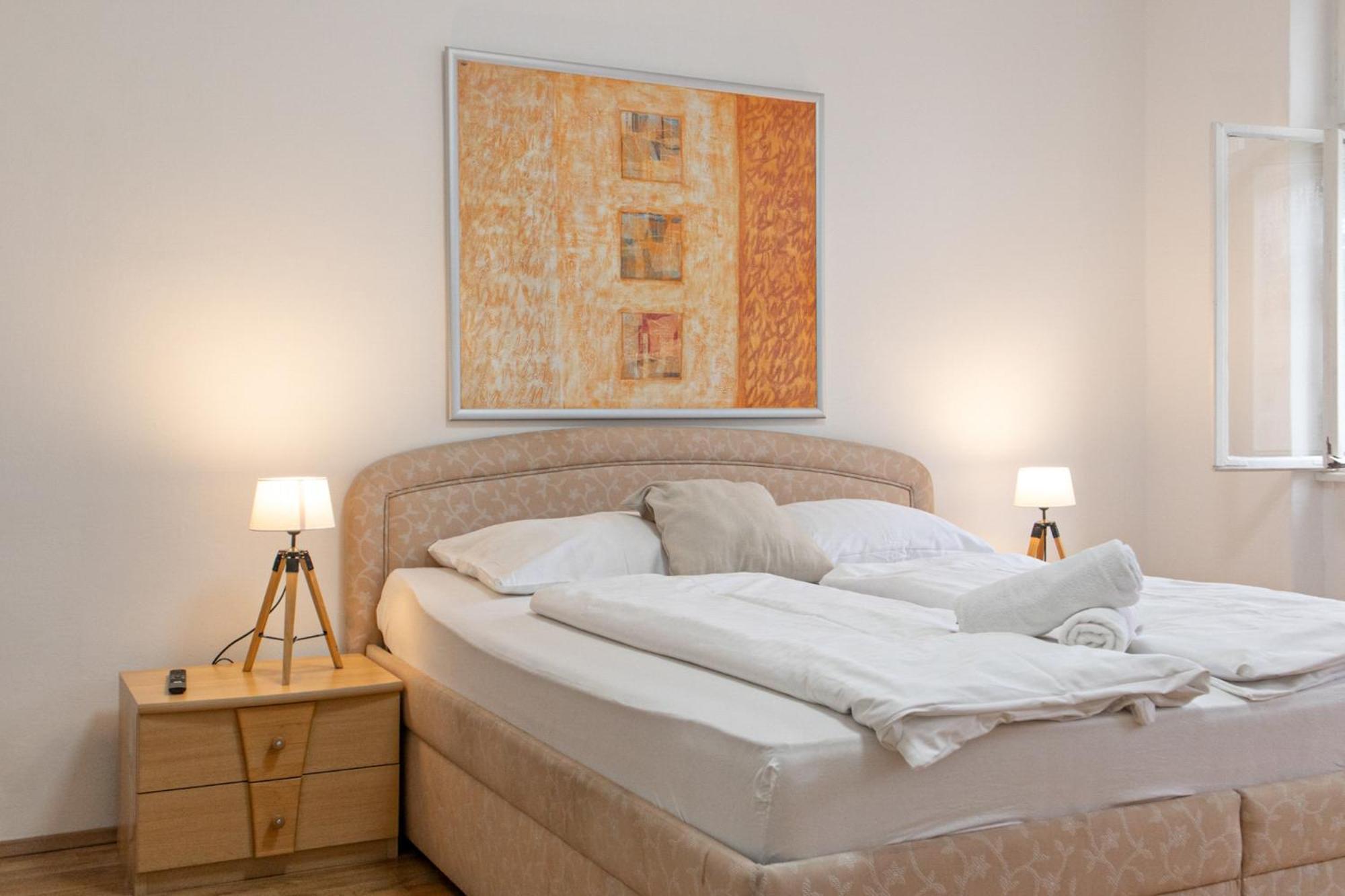 Budget City Stay - Near Wiener Stadthalle Ideal For Longstays Eksteriør bilde