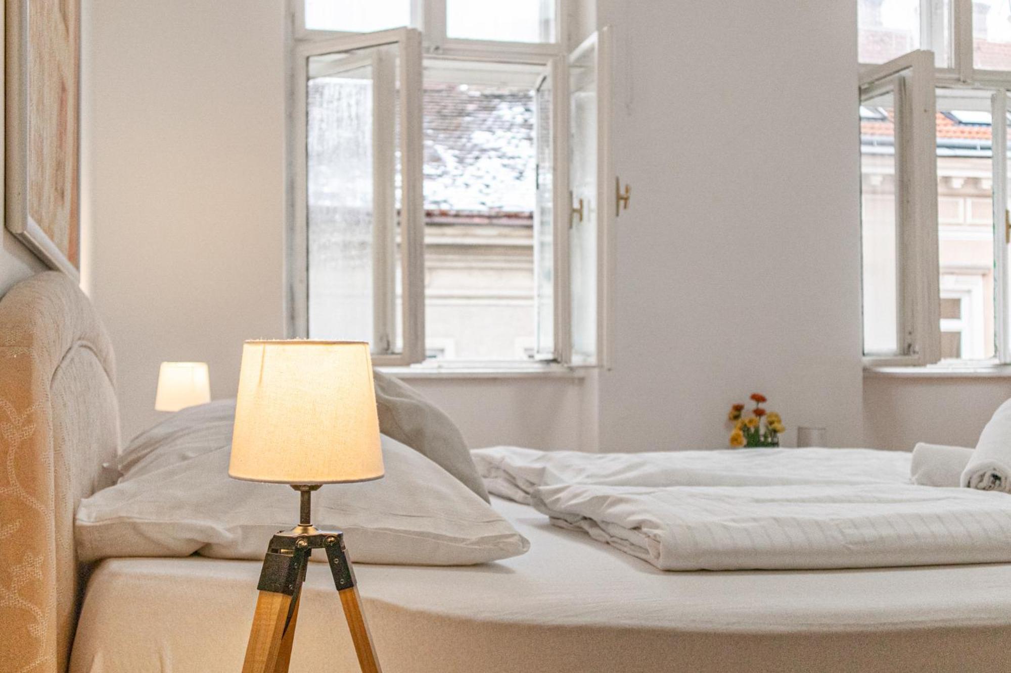 Budget City Stay - Near Wiener Stadthalle Ideal For Longstays Eksteriør bilde